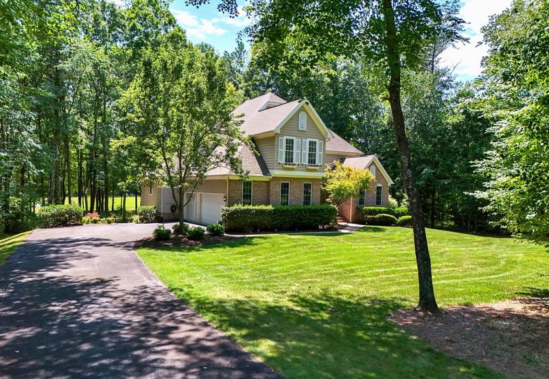 Read more about 1+ Acre Brick Dream Home on Golf Course